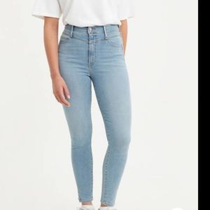 Levi’s Mile high booty jeans.